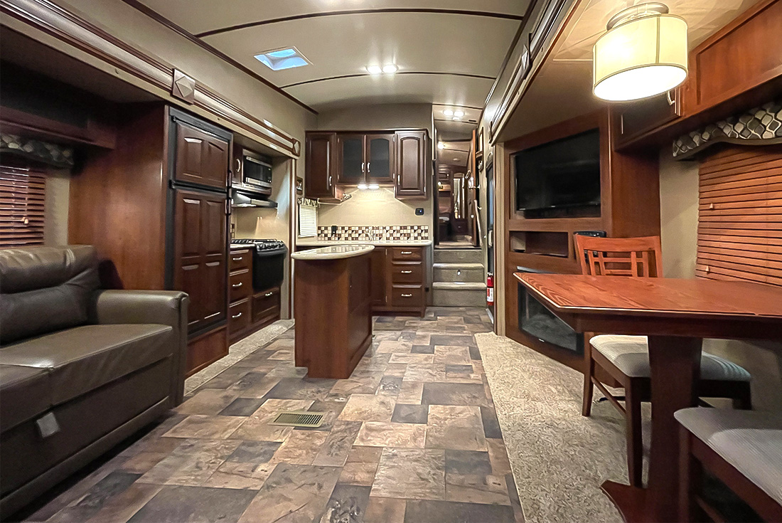 SylvanLakeRV's tweet image. After hours🚨NEW INVENTORY ALERT🚨

The 2014 Keystone Outback 286FRL (Stock 3112) is a super-lite pre-Owned 5th Wheel available for sale now!!

sylvanlakerv.com/listings/2014-…

#preowned #rvforsale #alberta #5thWheel