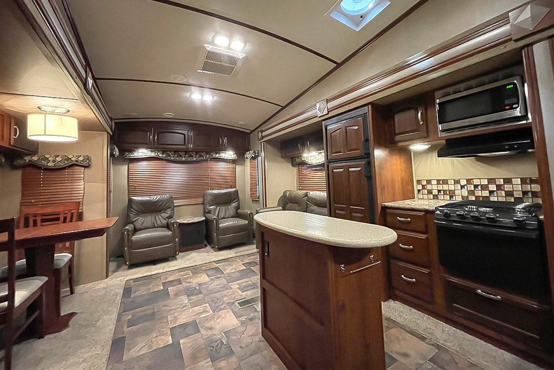 SylvanLakeRV's tweet image. After hours🚨NEW INVENTORY ALERT🚨

The 2014 Keystone Outback 286FRL (Stock 3112) is a super-lite pre-Owned 5th Wheel available for sale now!!

sylvanlakerv.com/listings/2014-…

#preowned #rvforsale #alberta #5thWheel