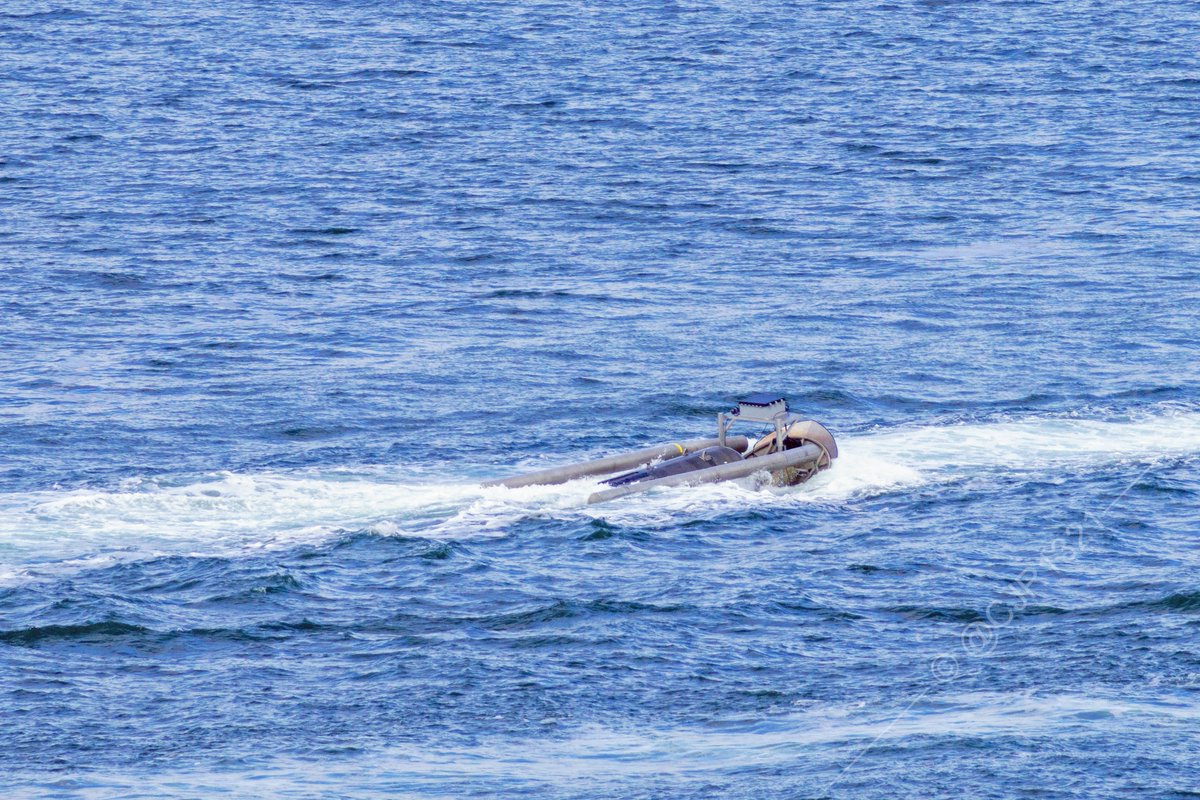 WarshipCam's tweet photo. MARTAC T-38 Devil Ray high speed Unmanned Surface Vessel (USV) towing an unidentified vessel in San Diego Bay - May 10, 2023. #T38DevilRay

SRC: TW-@cjr1321 https://t.co/CH9JAAi3XW