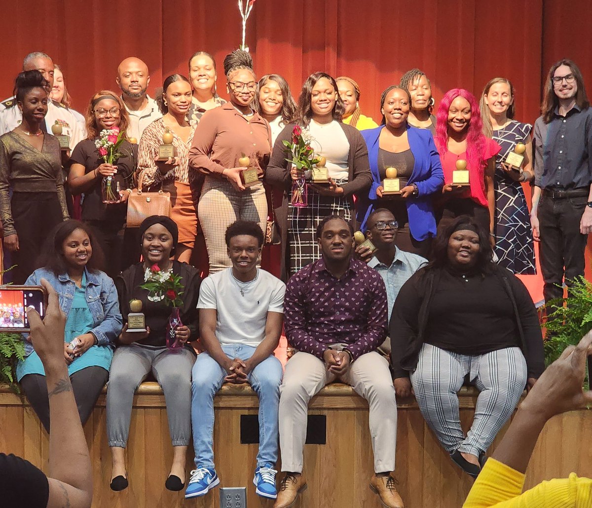 NbWill40's tweet photo. @CHChargers @CDupree1908 @CharrissaCorbin @JTill216 @CsHouseFBLA 
🧡Class of 2023💙 Golden Awards Ceremony🍎💐 Honor Graduates and Recipients 🎊 https://t.co/Acb1fW3Ybl