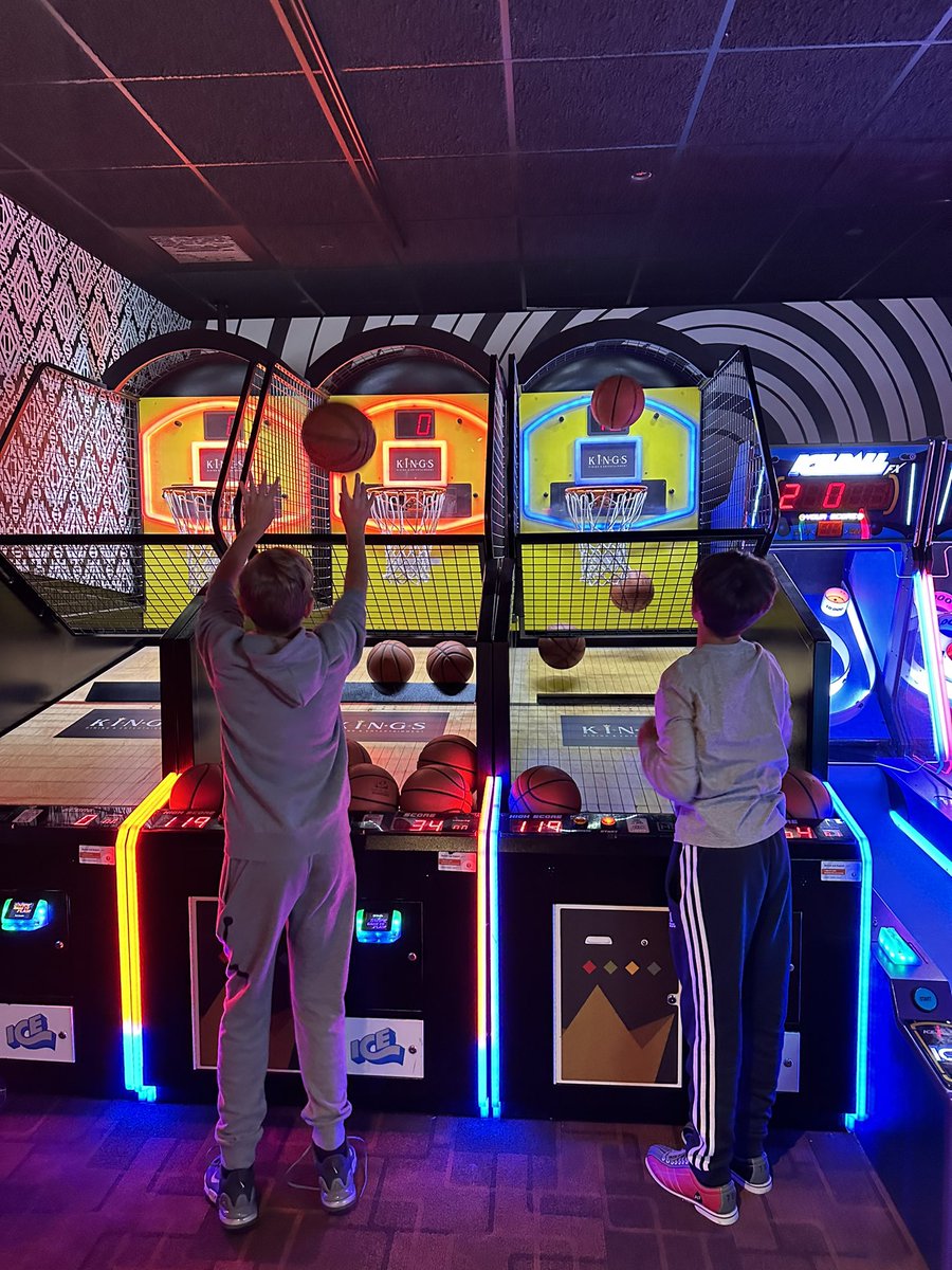 Alisha Hogg 🐬 tweet media