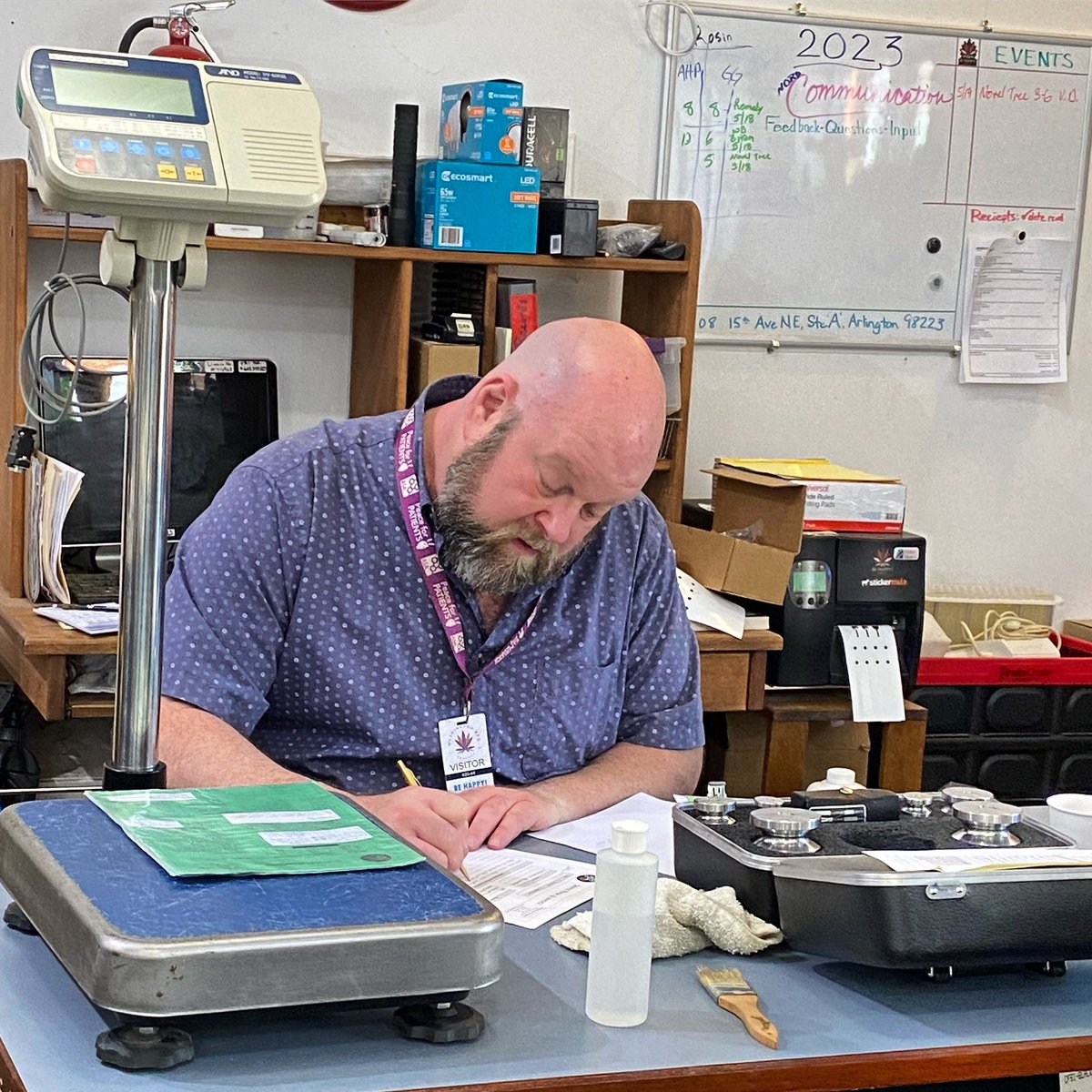 We have our NTEP certified packaging scales checked and serviced yearly because it’s the right thing to do. We want to make sure our customers get what they pay for. One of the many regulations we follow requires that our scales are checked and sealed.

#dimebagscales #heavyman