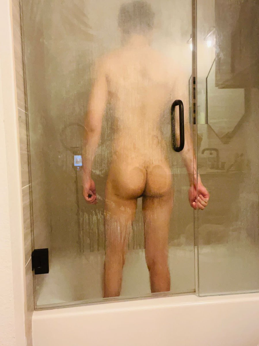 chakalonso's tweet photo. Quien para darse un baño conmigo? https://t.co/qBliIlXa63
