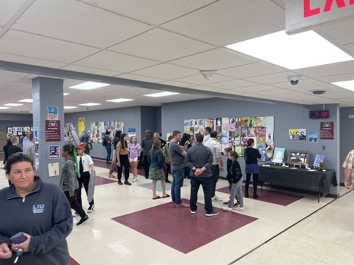 MAMSHighlights's tweet photo. Great turnout for the @MAMSHighlights Art Show. Over 100 pieces on display from our talented students. @PrincipalMCW @MARSDNJ https://t.co/gpW1a7H5zj