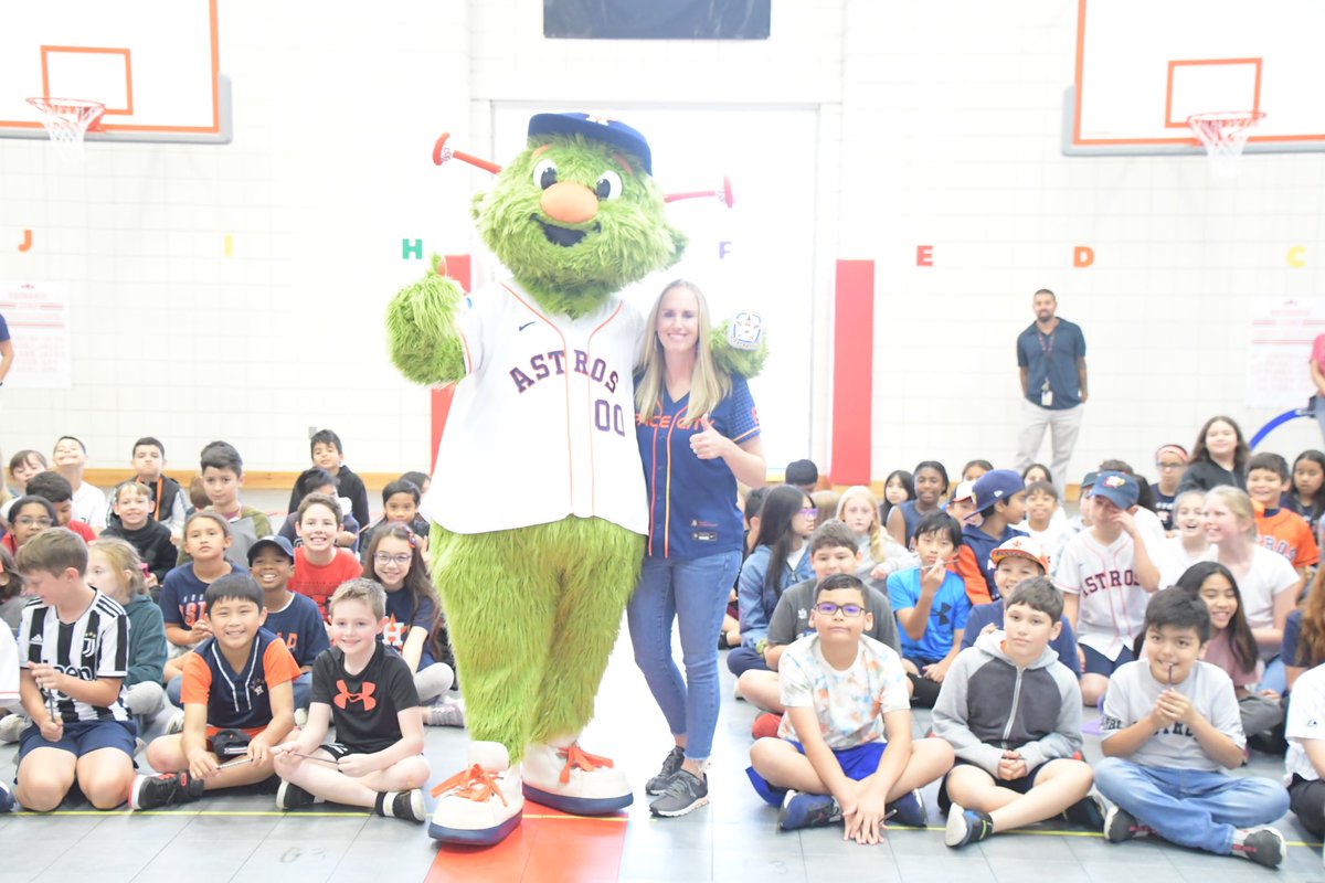 GuilloryTISD's tweet photo. What an exciting day! Today #ConocoPhillips came with Orbit from the #HoustonAstros to celebrate my recent Math Teacher of the Month award! 

I have so many Astros fans in my classes this year, so it was pretty special to see their reaction too! 💙🧡
#TISDCPES #TeamTomball https://t.co/DFwrlMbjaA