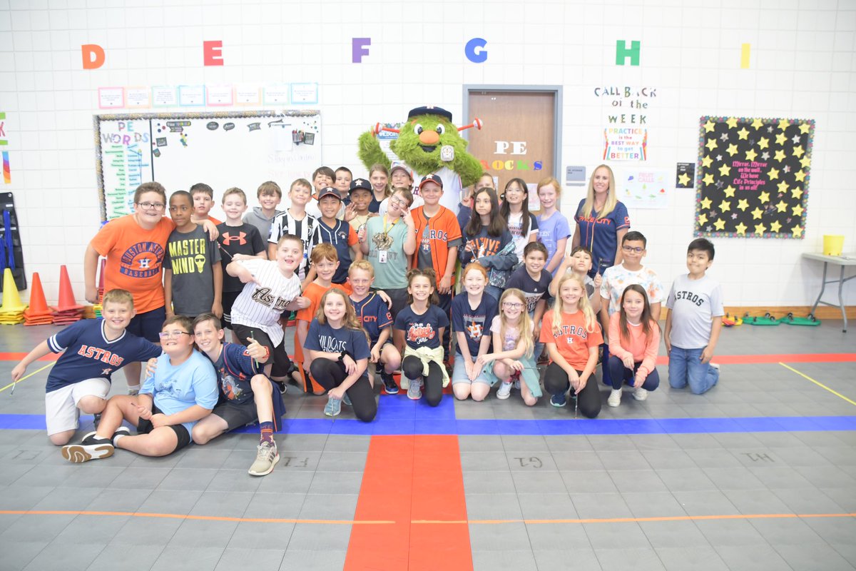 GuilloryTISD's tweet photo. What an exciting day! Today #ConocoPhillips came with Orbit from the #HoustonAstros to celebrate my recent Math Teacher of the Month award! 

I have so many Astros fans in my classes this year, so it was pretty special to see their reaction too! 💙🧡
#TISDCPES #TeamTomball https://t.co/DFwrlMbjaA