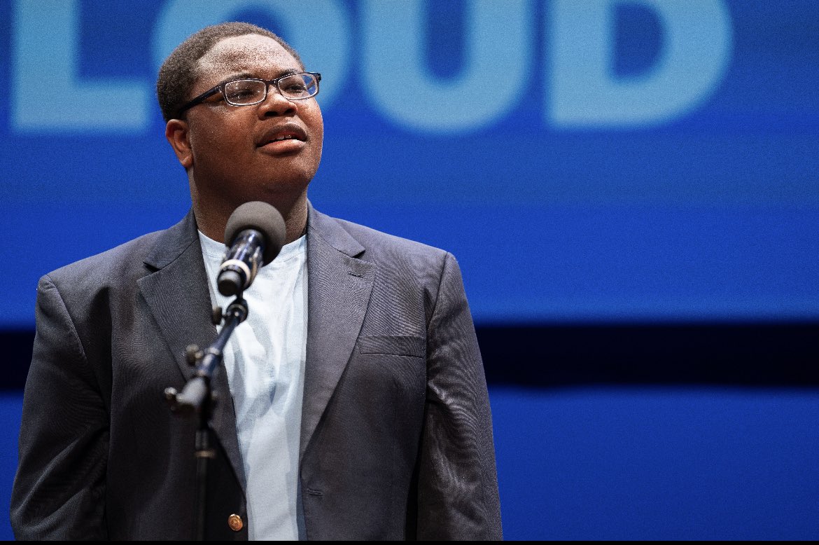 Congratulations to Edward Wilson Jr. a senior @jacksonprep for making it to the final three at the @PoetryOutLoud national finals! @NEAarts @PoetryFound #pol23 #iampoetryoutloud #mississippiart #Mississippi