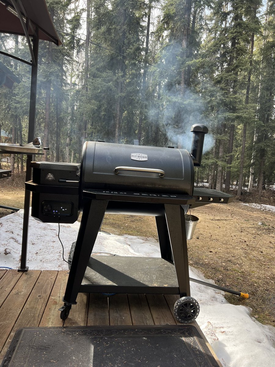 Nothing better than a rolling stack of smoke!@PitBossGrills