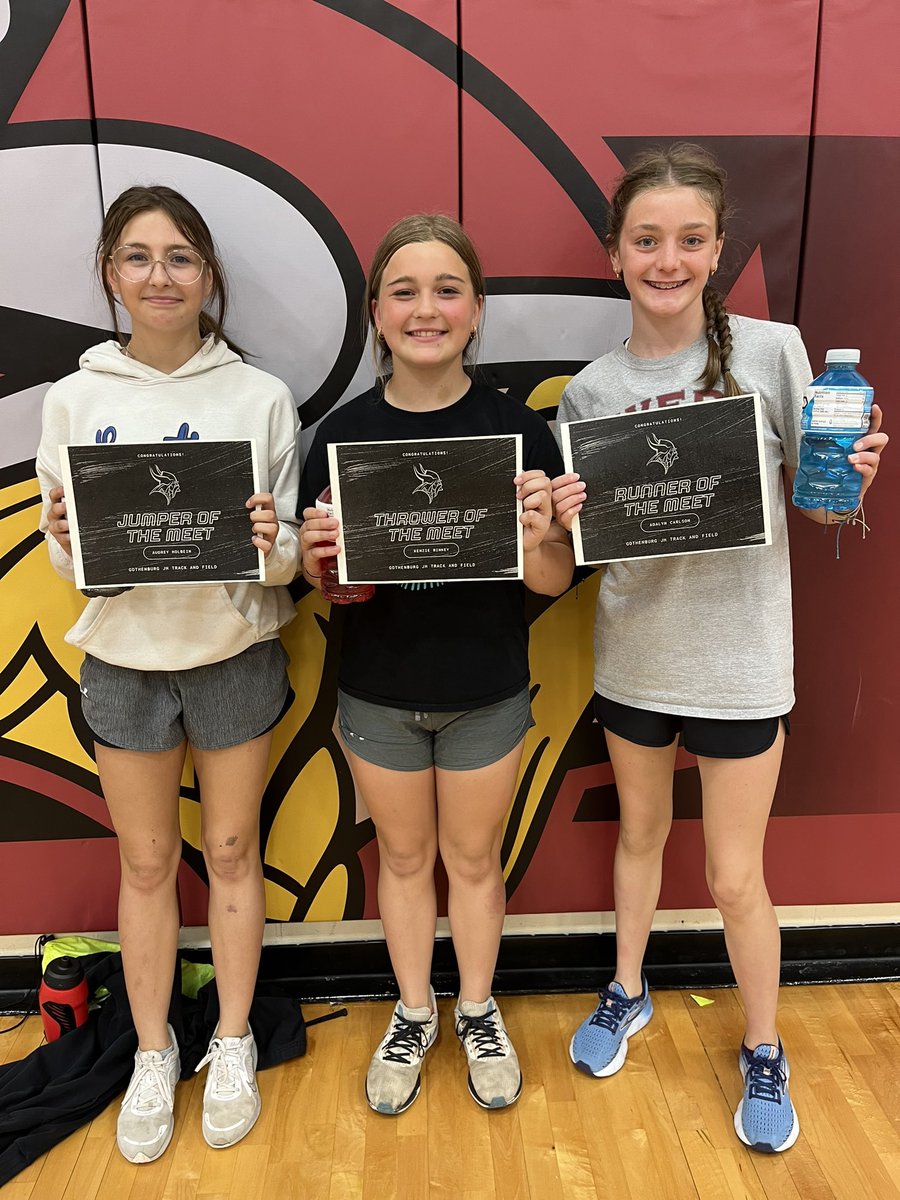 nrubenthaler's tweet image. Swede #girlpower represented with the athletes of the meet this week (as we were missing our Swede Specialist, Axtyn Jesseph).  Congrats to these deserving young student-athletes! @GBurgSwedes @TillerMargaret @SwedeImpact