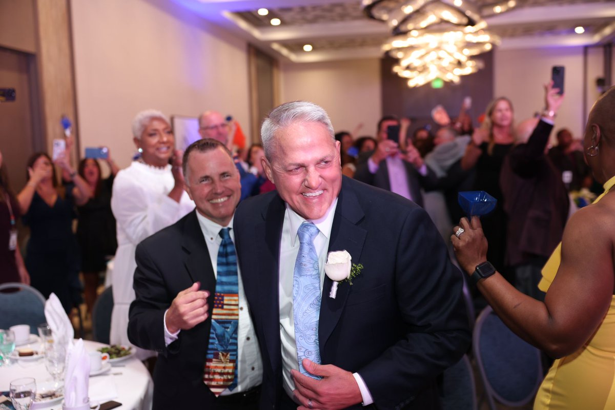 MDCPS's tweet photo. .@MDCPS congratulates and salutes Leonardo Mouriño from @MorningsideK8. He is our 2023 Principal of the Year! Thank you for your compassionate leadership and pursuit of excellence. #MDCPSPOY https://t.co/JmQUfa9Yb6