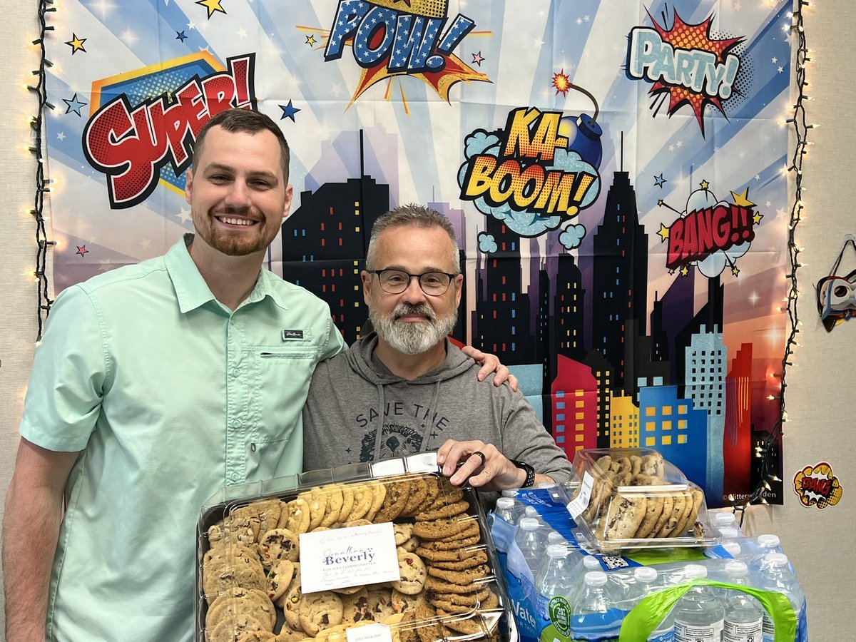 DrMarkJGonyea's tweet photo. Thank you commissioner Jonathan Beverly, Lifepoint Riverdale, and Wilson Bank and Trust for helping us say thank you to our #otterlyAwesome teachers! Commissioner Beverly and I go way back… go Bulldogs … go Otters @CommishBeverly @DrMarkJGonyea @rucoschools https://t.co/pKoMRsme5o