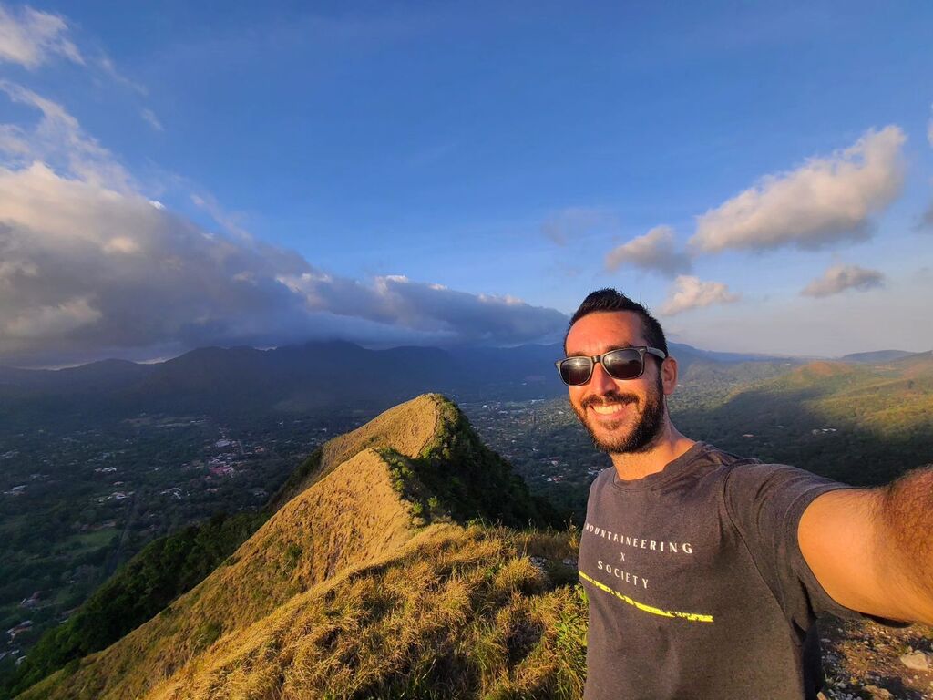 ruggedpassport's tweet photo. Sunset hike up Cerro Cara Iguana, el Valle de Anton, Panama. https://t.co/VCEL6sanMp https://t.co/4C6PbB6jLw