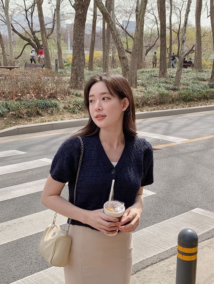 florosemary's tweet photo. ㅤ
ㅤ
Good morning. 🌻💛
ㅤ
ㅤ https://t.co/IeMtQUYDRL