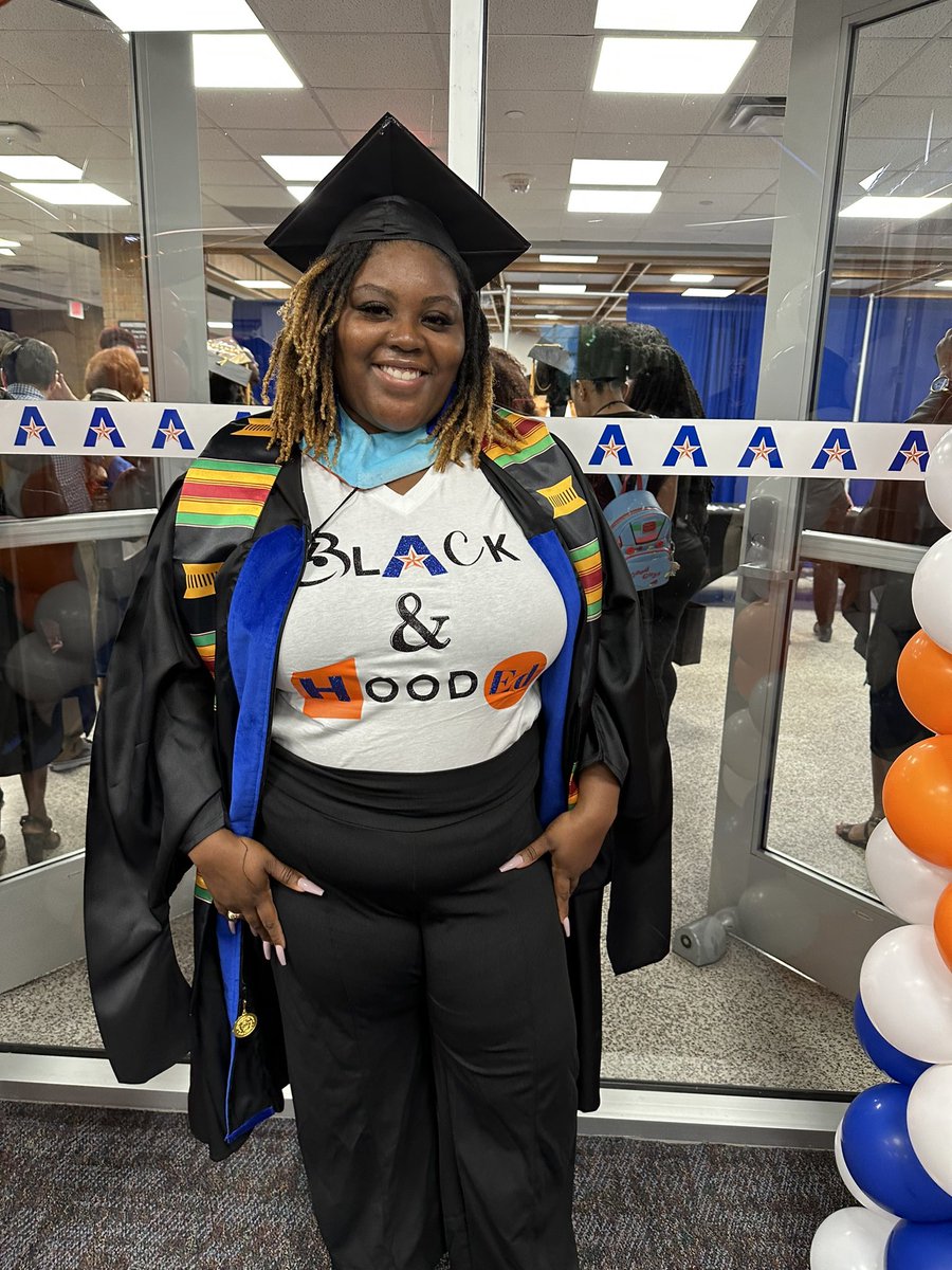 eyeshajae's tweet photo. Black and HoodEd🧡💙
An Evening of Black Excellence
Oak Cliff made. ETX raised. https://t.co/G8MjFEYdty