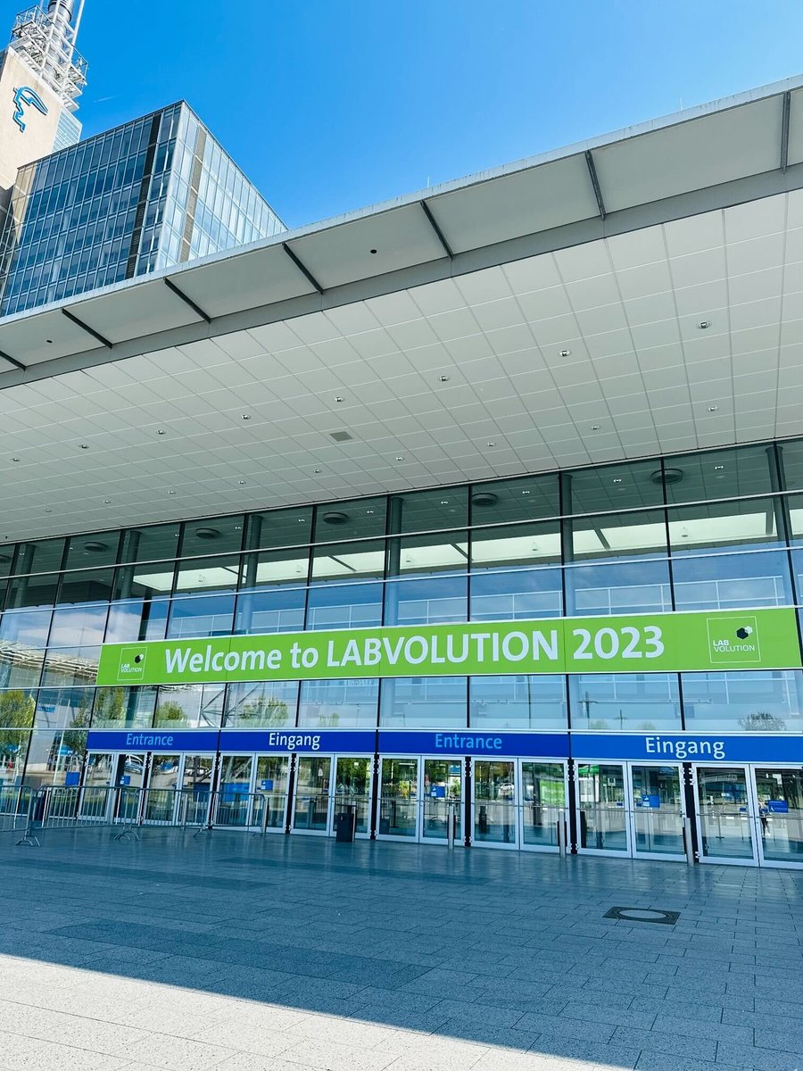 n_genetics's tweet image. ＼#Labvolution 2023 🇩🇪現地レポ①／
5月9日から三日間、ドイツHannoverで開催されているLabvolution 2023に来ています✈️🇩🇪

弊社ドイツ支店Nippon Genetics EUROPE GmbHの出展ブースには常に人だかりができていて大盛況👏👏
日本でもお馴染みの #分光光度計 Nanoフォトメーターの他に…（つづく）