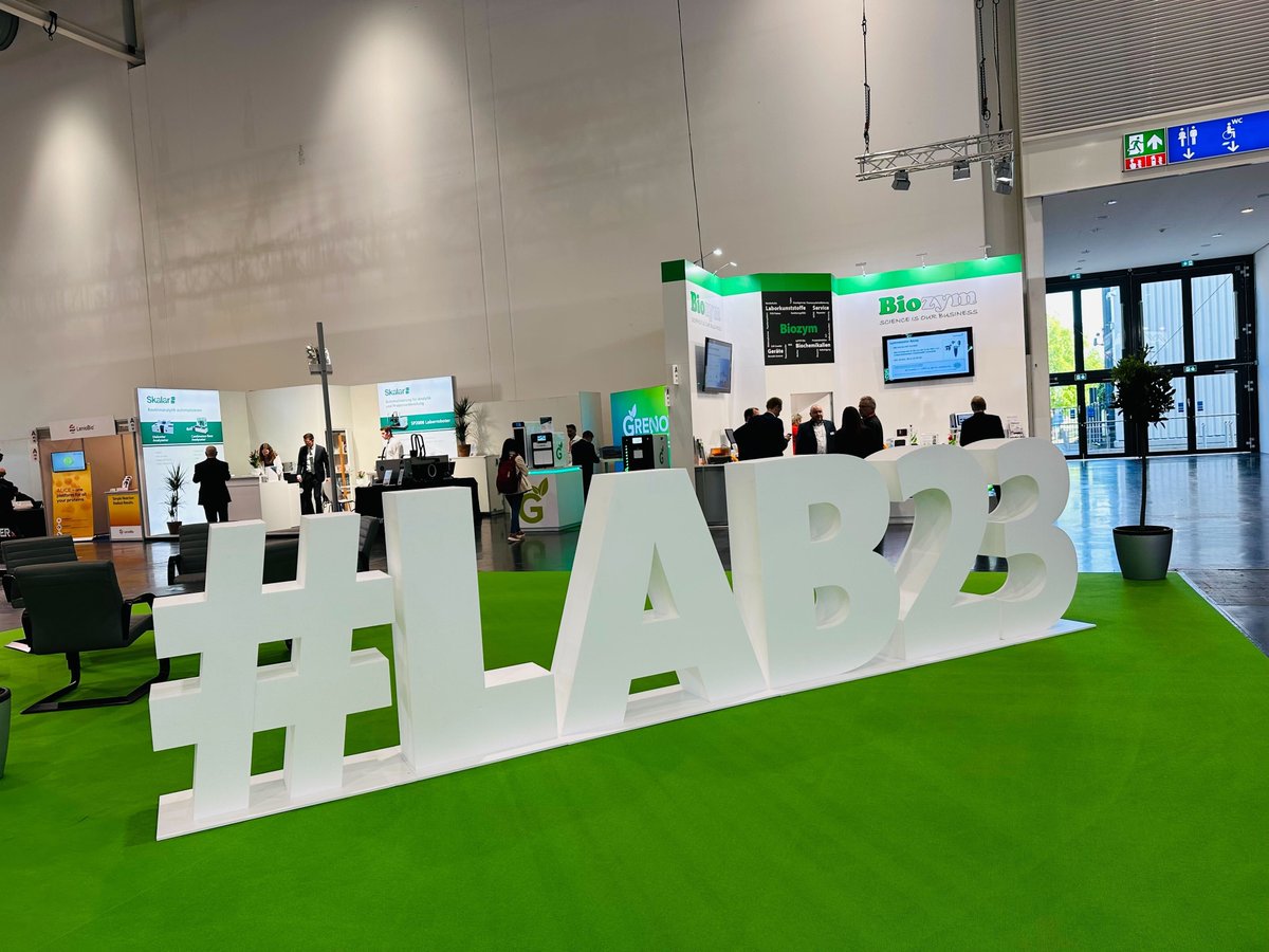 n_genetics's tweet image. ＼#Labvolution 2023 🇩🇪現地レポ①／
5月9日から三日間、ドイツHannoverで開催されているLabvolution 2023に来ています✈️🇩🇪

弊社ドイツ支店Nippon Genetics EUROPE GmbHの出展ブースには常に人だかりができていて大盛況👏👏
日本でもお馴染みの #分光光度計 Nanoフォトメーターの他に…（つづく）