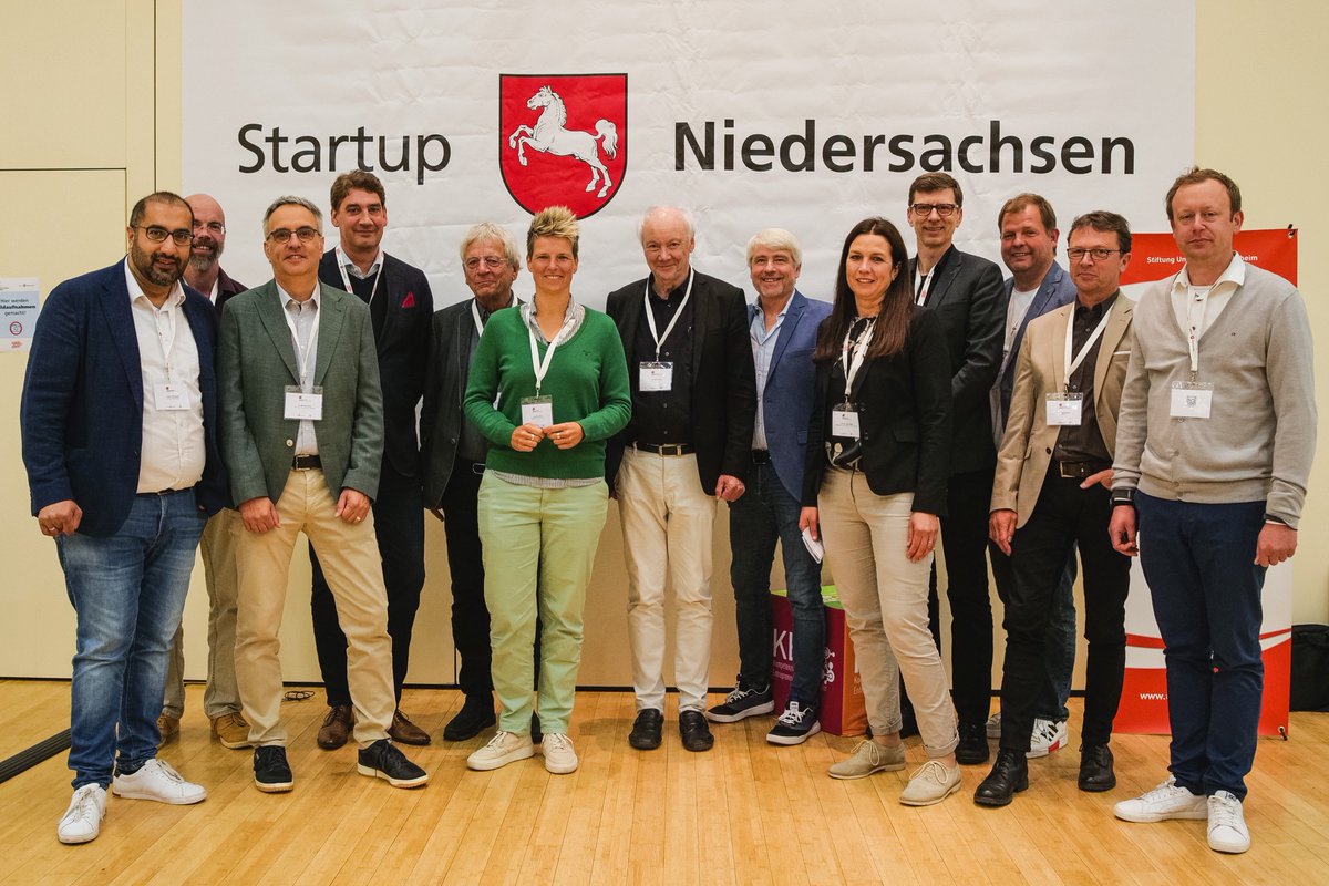 Wie kann man den Gründungsgeist effizient in die Schulen und Hochschulen tragen? Darüber wurde sich auf der Entrepreneurship Education Fachkonferenz heute ausgiebig ausgetauscht. Wir bedanken uns ganz herzlich bei allen Speaker*innen, Aussteller*innen und Teilnehmer*innen! 🚀