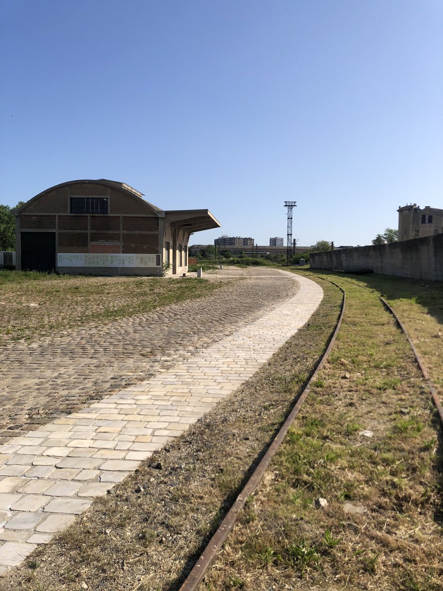 TathildeB's tweet photo. Découverte du parcours de visite de l’ancienne gare de Bobigny, lieu de départ de 22 500 Juifs déportés vers Auschwitz-Birkenau entre juillet 1943 et août 1944. Une scénographie qui laisse une large place aux témoignages et aux absents. https://t.co/ltFcgu7DXM
