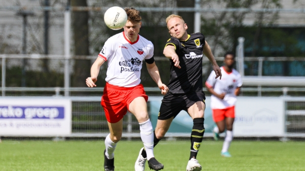 RVoetbal's tweet photo. Groot-Ammers telt af naar kampioenschap: 'Nog één finale te gaan'; SteDoCo heeft hard hoofd in plaatsing voor nacompetitie - https://t.co/HXlovTBvG7 https://t.co/lSzRRUxR0M