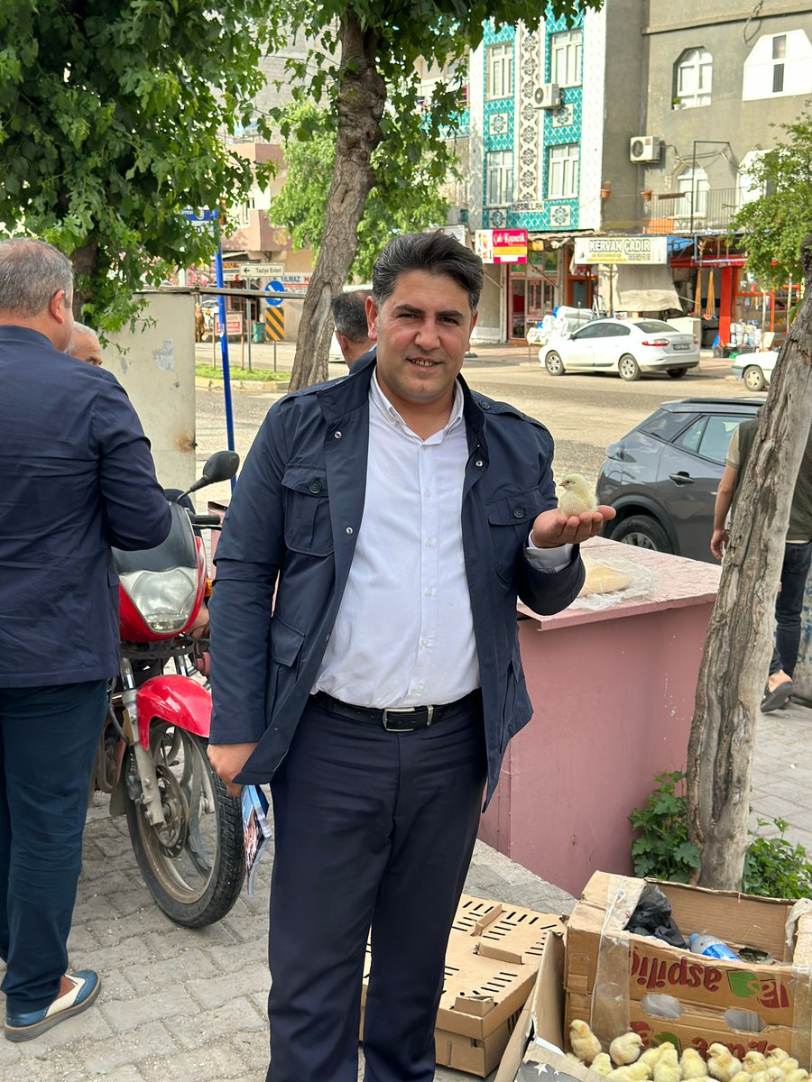 Bu günkü durağımız eyyubiye kurucu il başkanımız. <a href="/AvAhmetTuysuz/">Av. Ahmet TÜYSÜZ</a>  ilçe başkanı <a href="/HalilDemirda9/">Halil Demirdağ</a>  kadın çlm.bşk  <a href="/ArkanRuken/">Ruken Arkan Öncel</a> il ve ilçe başkan. yardımcılarımız birlikte esnafımızı Ziyaret ettik. 
2.tur. için destek istedik.<a href="/devapartisi/">DEVA Partisi</a> <a href="/herkesicinCHP/">CHP 🇹🇷</a> <a href="/abdullahyesil63/">Dr. Abdullah Yeşil</a> <a href="/HasanCakici63/">Hasan Çakıcı</a>