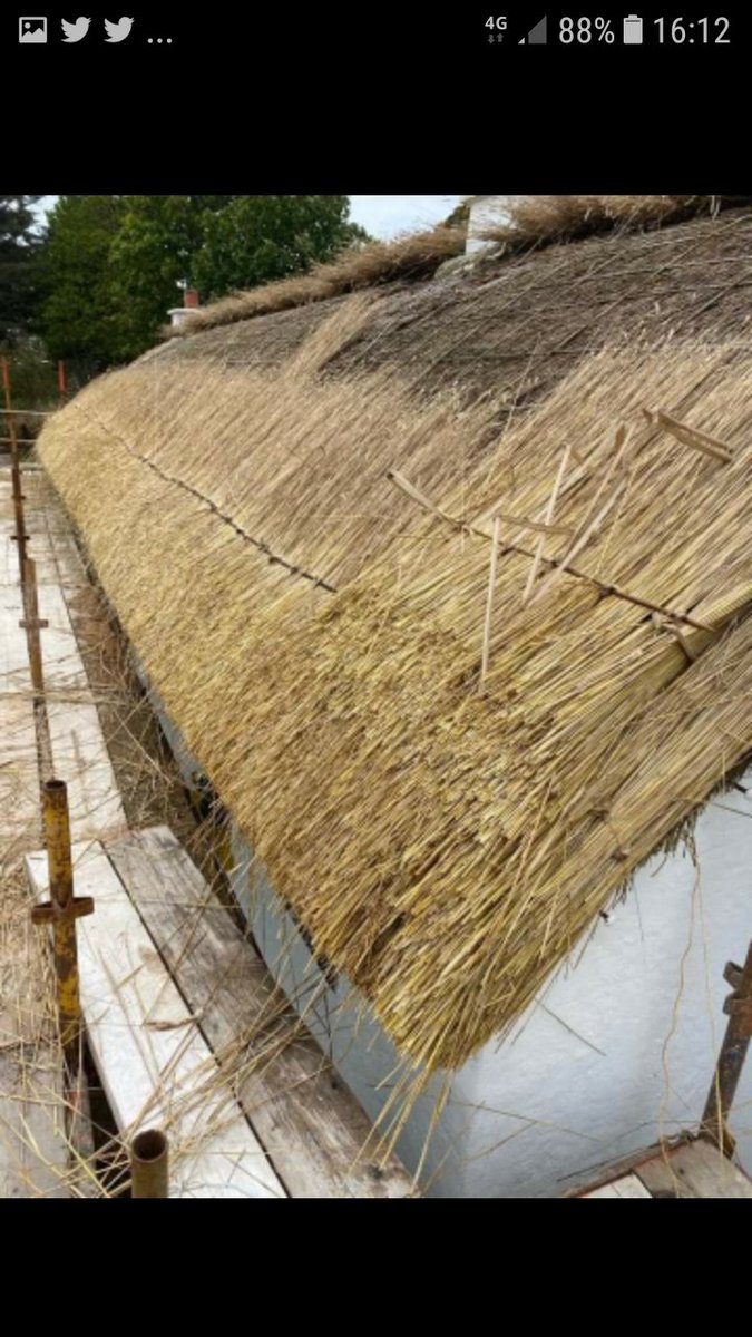 thatchertaggart's tweet photo. @heritage_houses Total #rethatch in 2017,now a total rethatch 2023 for 17 grand (less than 7 years life span). Also looks suspiciously like it's been done in the #Scallopedonmethod & ropes put over that. #Scollopedonmethod #thatched 12 inches thick requires no ropes.Roll on the #ForSaleSign again https://t.co/lj9UQ2Dx5i