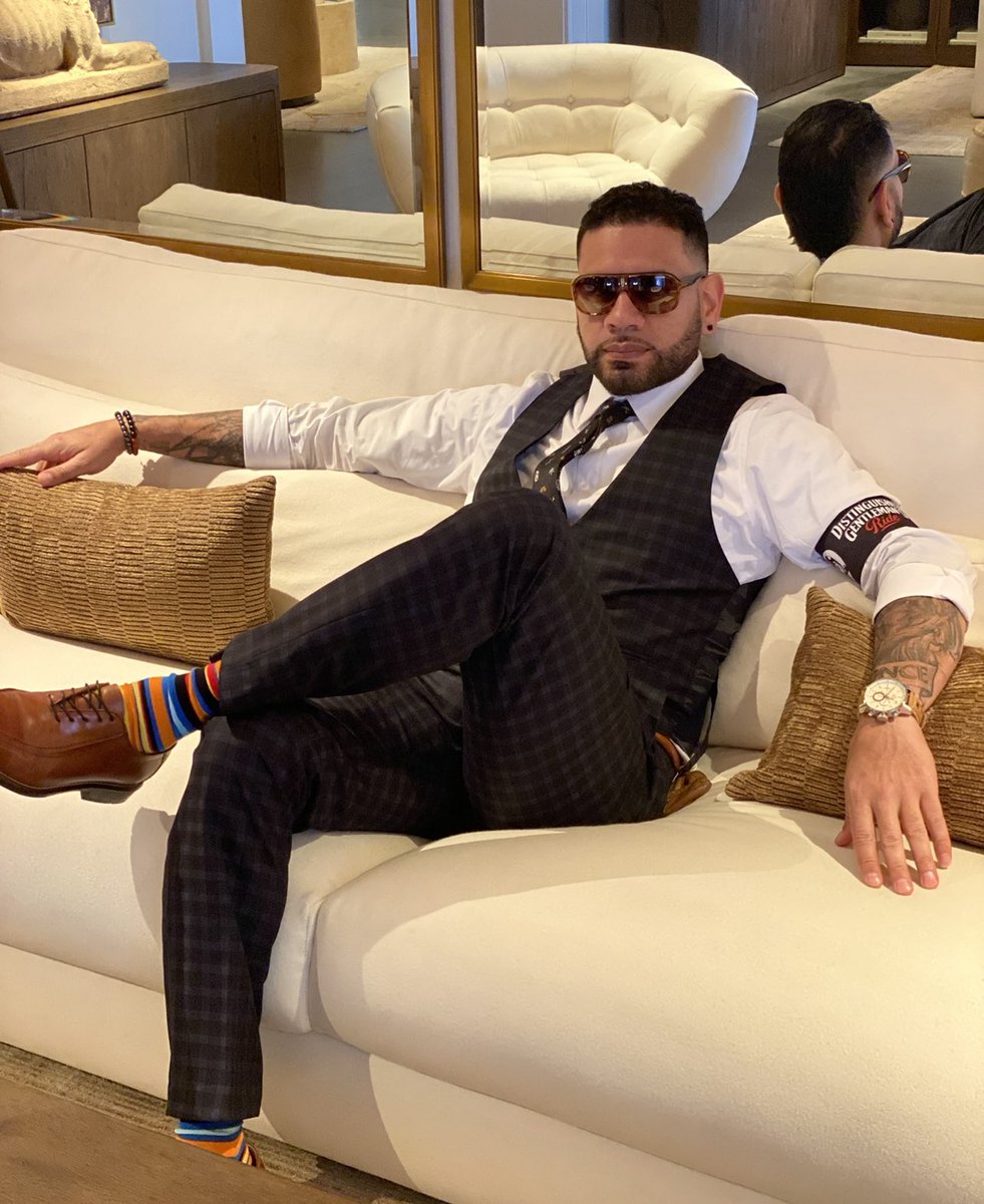 DrewLife163's tweet photo. #gentleman https://t.co/prCVGeqqJX