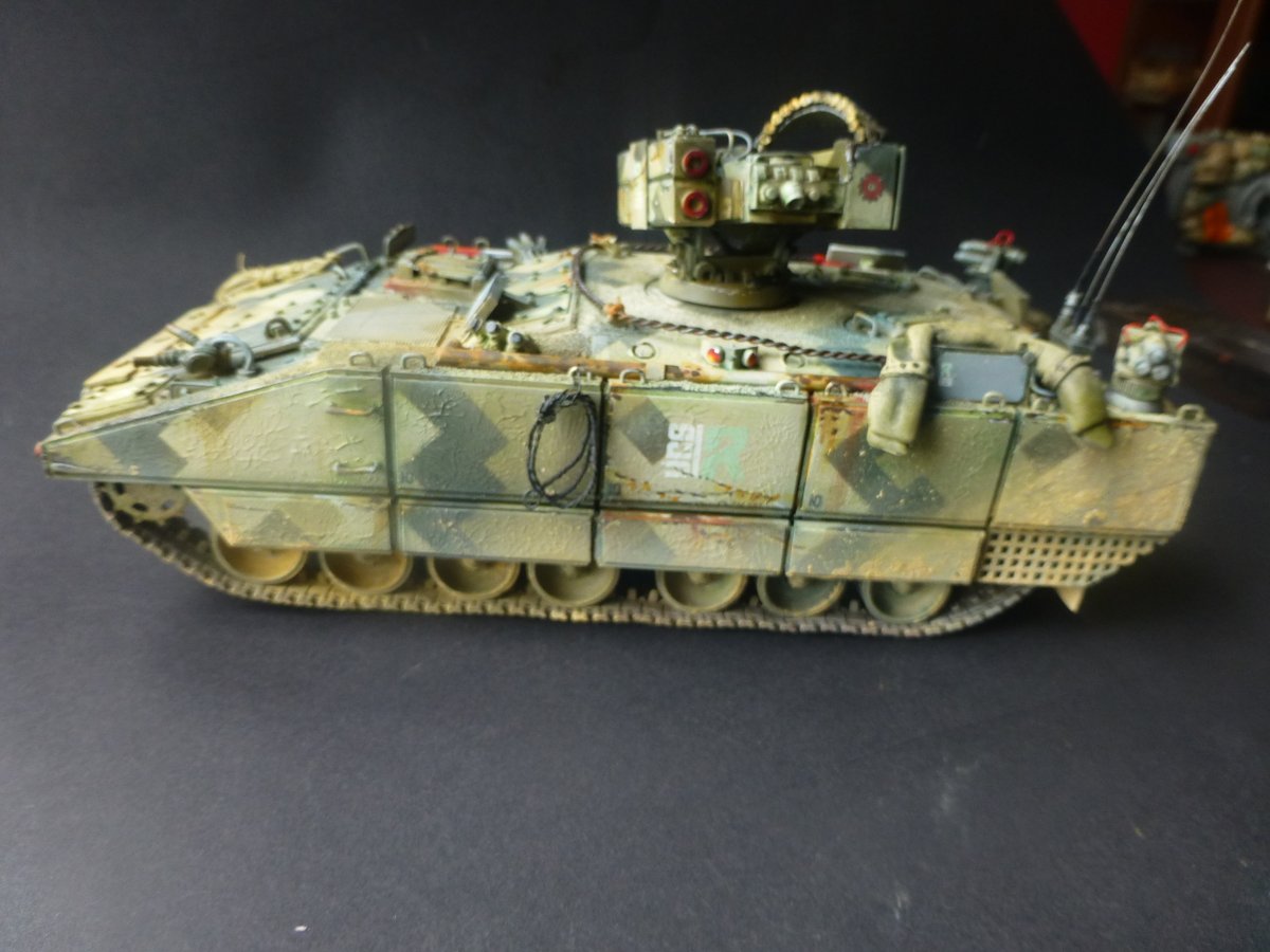 DarthFreder's tweet image. Choose to reuse: #PzH2000 to HIFV conversion. 1/35. Dropped the turret, added NERA, APS, smoke, accoustic detector, radar/optical #sensors, a 30 to 40mm #RCWS with #MG and twin #missiles. And enough room for 10+ dudes.
@ahlenbjoern @zukariel @Thinkdefence
1/2