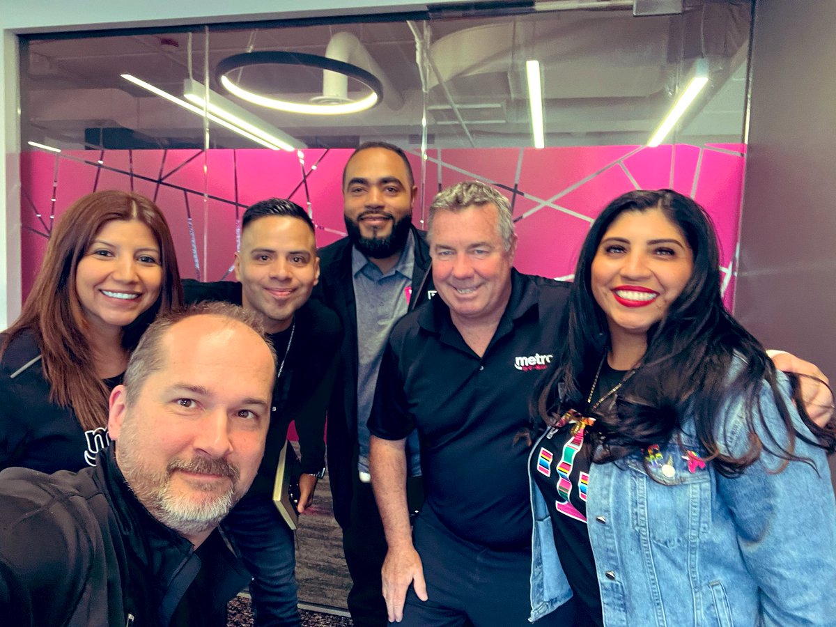 Nothing like a round table with this solid team of leaders. As always @thayesnet comes with the motivation and the master plan! Thank you for the unconditional support. @SamuelStewart22 @grox11 @gnavaTMO @LizMorelos3 @JuhazyMartin @WinstonAwadzi @L_Salazar18 @mroNJ @JonFreier