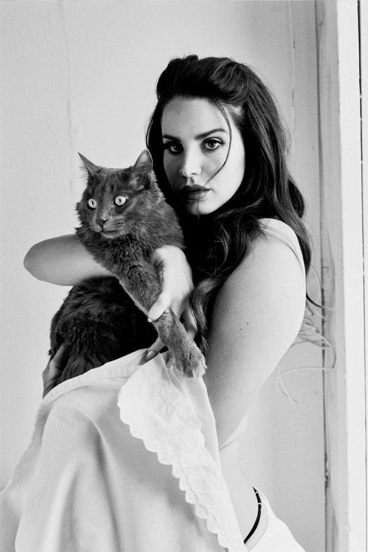 aliciaalavigne's tweet photo. lana del rey https://t.co/is6V5lztwh