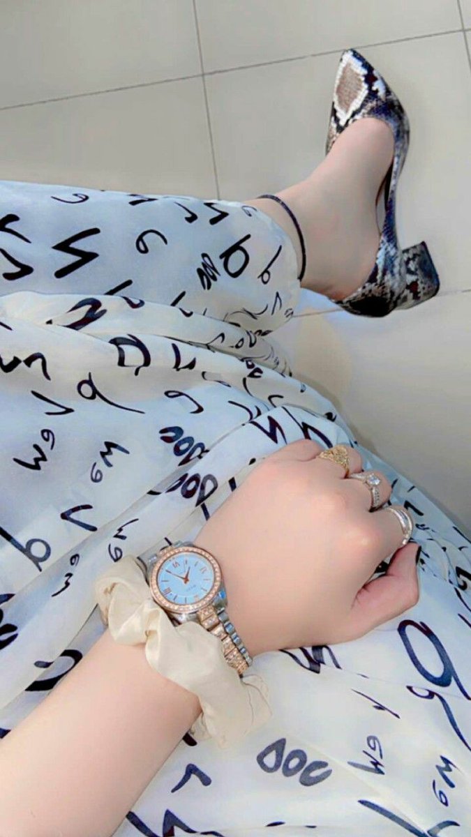 لو أعطيتك فراغ (               ) 
وقلت لك اكتب لي شي من قلبك 🙂