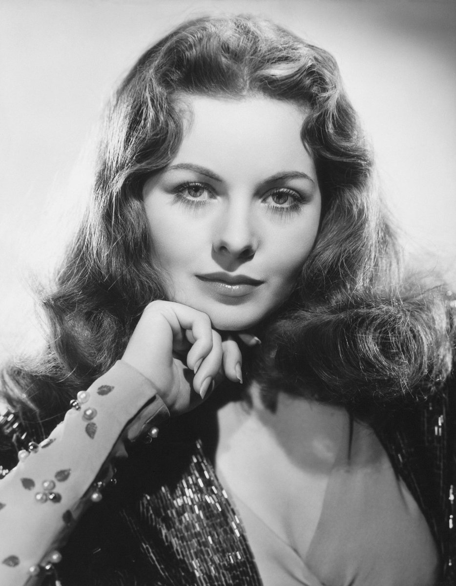 Jeanne Crain

Born: 25 May 1925
Died: 14 December 2003

Best Known for - Leave Her To Heaven (1945), Gentlemen Marry Brunettes (1955), Pinky (1949), Cheaper By The Dozen (1950) and State Fair (1945).
@tcm #jeannecrain #actress #film #movies #theactorsworkshop