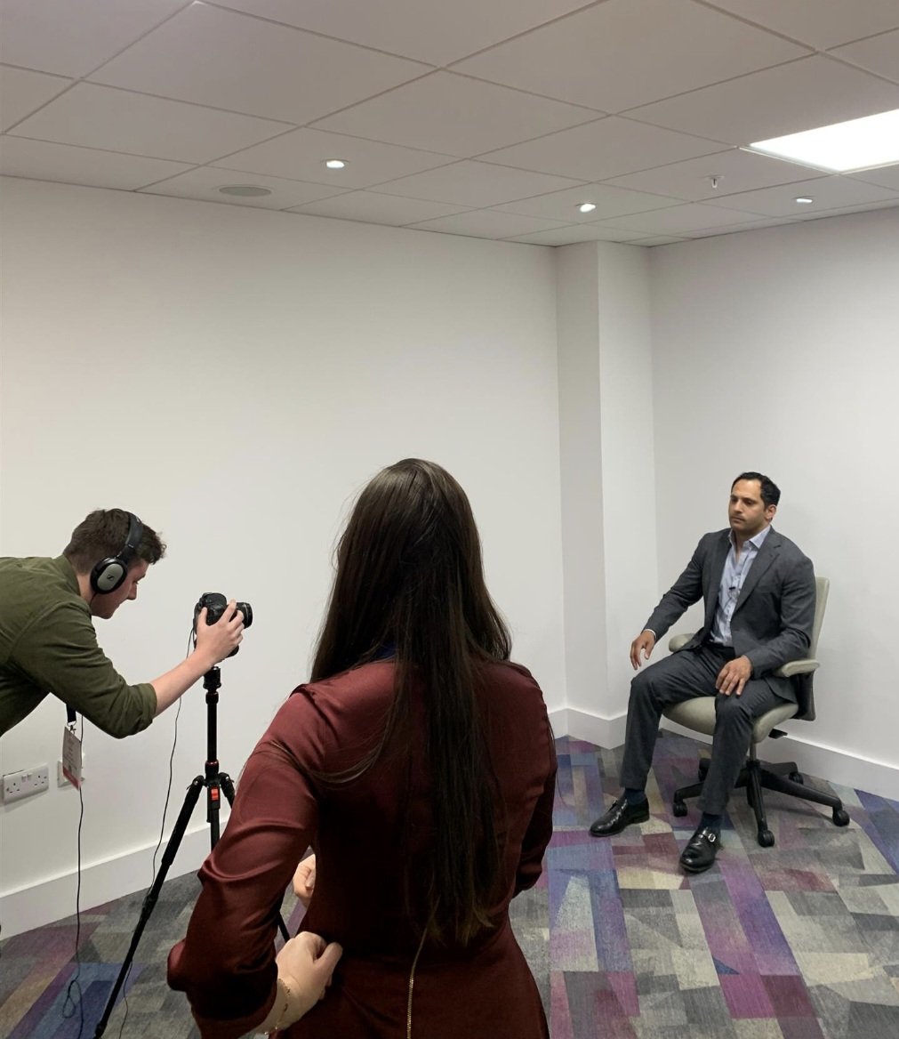 Another busy day of filming interviews with the amazing @emmasophiahall at #IHUK23 for @FutMedicineAI . Big thanks to everyone who has stopped by for a video interview 😊 and to the @IntHealthAI team for coordinating! 🎬 🌟