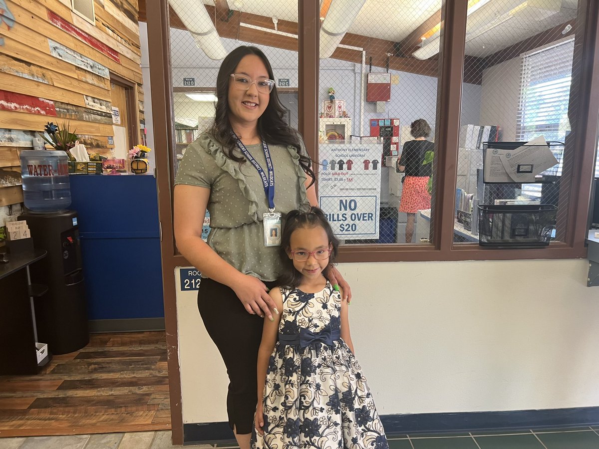Michell10296825's tweet photo. Kinder graduation for AES! So proud to be a part of the celebration🎉🎊@_AnthonyISD @ChrisAlthoff8 @ERendon14 https://t.co/vc9QBdhCPG