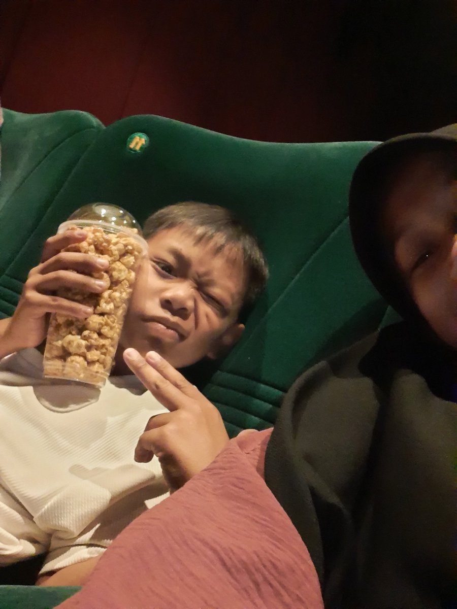 PI12PIT's tweet photo. Movie date💜 https://t.co/oZlU48tWVC