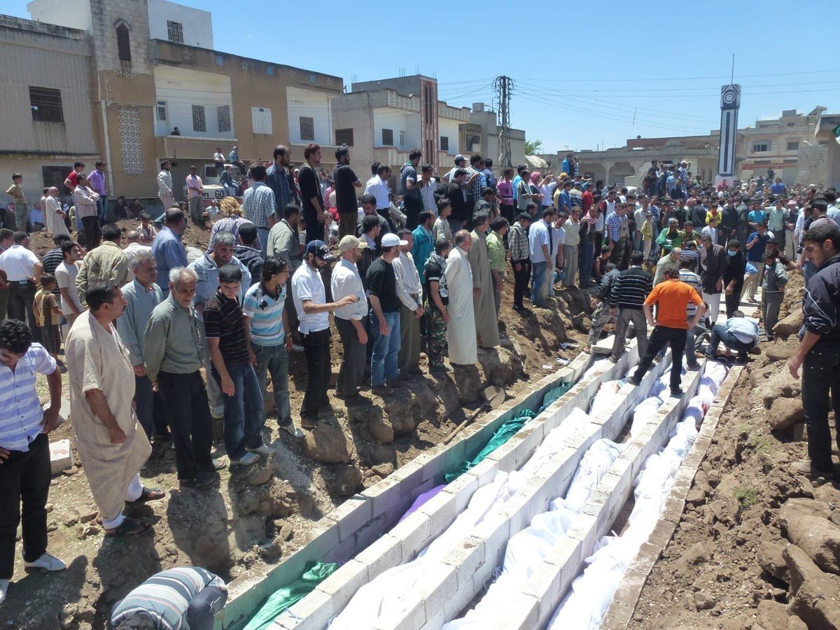 YaserAbdulrahim's tweet photo. الخامس والعشرون من شهر أيار في العام ٢٠١٢ لم يكن يوماً عادياً في حياة السوريين عموماً، الذين ذاقوا جميع صنوف القهر والقتل على أيدي عناصر وشبيحة نظام أسد المجرم.

حيث كانت مدينة "الحولة" على موعدٍ مع إجرام هذه الزمرة الطائفية المتوحشة، الذين تفننوا في اتباع أساليب متعددة لذبح وتقطيع أوصال ما لا يقل عن ١٠٧ من الأبرياء المدنيين جلّهم أطفال ونساء، وذلك بهدف غرس بذور الحقد الطائفي في صدور ثوارنا الأحرار الذين أطلقوا ثورة الحرية والكرامة والعدالة لجميع السوريين دون استثناء.

#مجزرة_الحولة