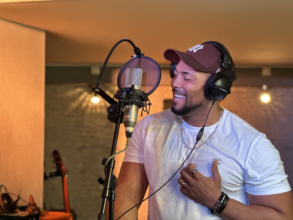 🎵 Découvrez les "Voix de l'INFRAPOLE PSL" 
Agent SE, logistique, RPTX, RLT, ... nos agents <a href="/SNCFReseau/">SNCF Réseau</a> sont à l'honneur ! Pendant la semaine de la fête de la musique, nous mettrons en valeur un agent avec un clip musical par jour, célébrant leur talent UNIQUE.
#staytuned