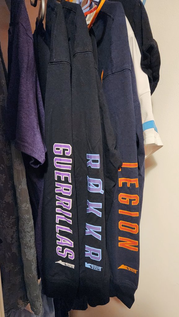 Landed in Toronto ✅️
Unpacked in the airbnb ✅️
Ready to cheer my balls off for my teams ✅️

Let's fucking go boys 

#CDL2023