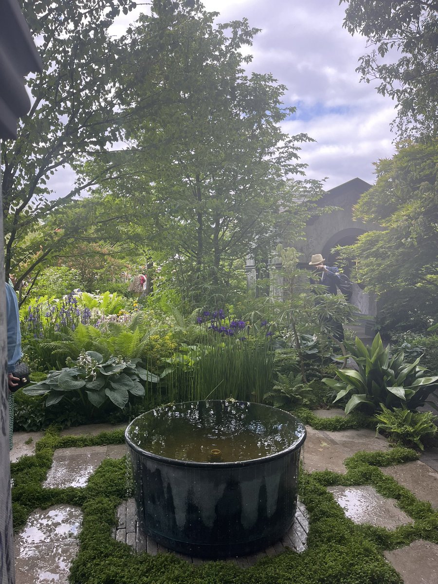 Prof Sarah R Brown π (@drsrbrown) on Twitter photo I didnβt realise a garden could evoke an emotional response. But seeing the <a href="/MyelomaUK/">Myeloma UK</a> A Life Worth Living garden today, <a href="/chrisbeardshaw/">Chris Beardshaw</a> has created something spectacular. Iβve been inspired to think differently about the trials we develop. <a href="/MyelomaUK/">Myeloma UK</a> thank you for inviting me. I didnβt realise a garden could evoke an emotional response. But seeing the <a href="/MyelomaUK/">Myeloma UK</a> A Life Worth Living garden today, <a href="/chrisbeardshaw/">Chris Beardshaw</a> has created something spectacular. Iβve been inspired to think differently about the trials we develop. <a href="/MyelomaUK/">Myeloma UK</a> thank you for inviting me.