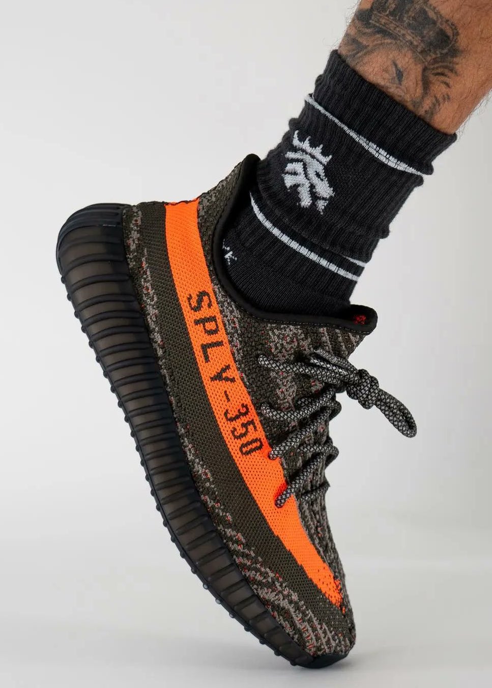 Drop yeezy 350 store v2 black