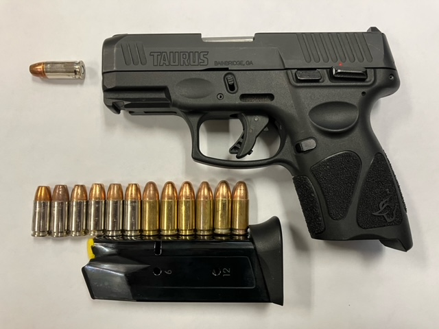 Great Job By your 113 Midnight Public Safety Team. We need you in our street to remove these unwanted firearms from our community.  @NYPDQueensSouth #onelessgun #Queens #NYPDProtecting