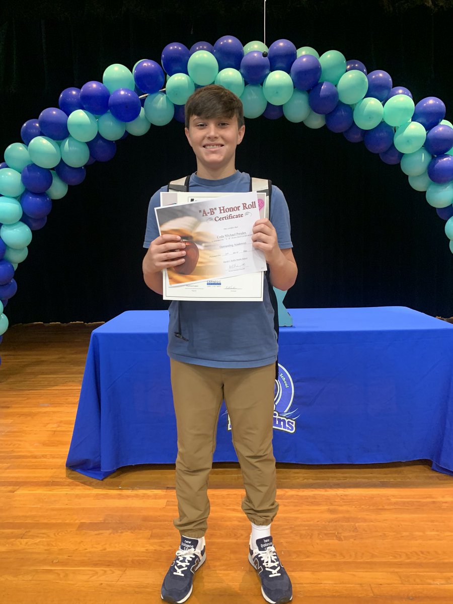 CaryPerales1's tweet photo. So proud of my Codabear!  Thank you Kaffie for putting on a great Awards ceremony❤️@kaffiems https://t.co/FBU4lqcu34