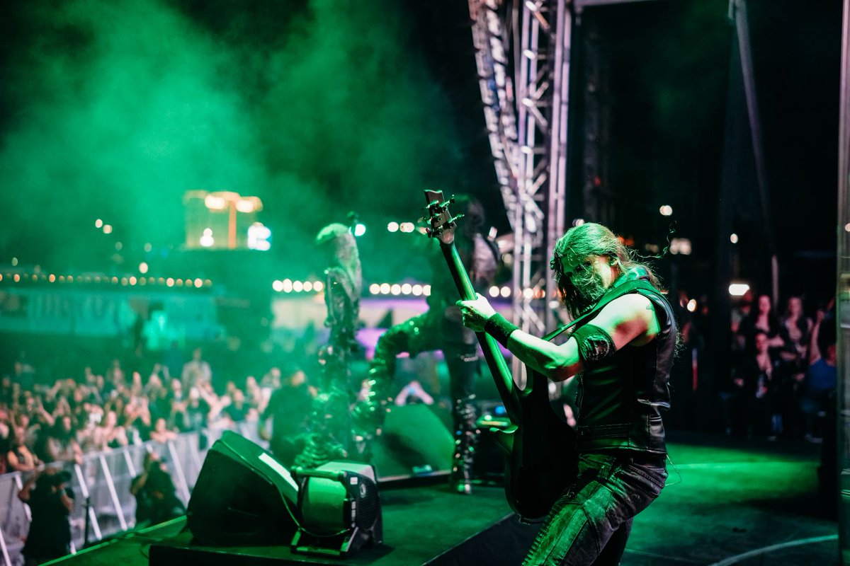 Throwback to twelve whole days ago in Las Vegas, at the first festival of the season. Looking forward to more such outings in the coming weeks and months!

📸 @anabeldflux (IG)

#cradleoffilth #schecter #schecterguitars