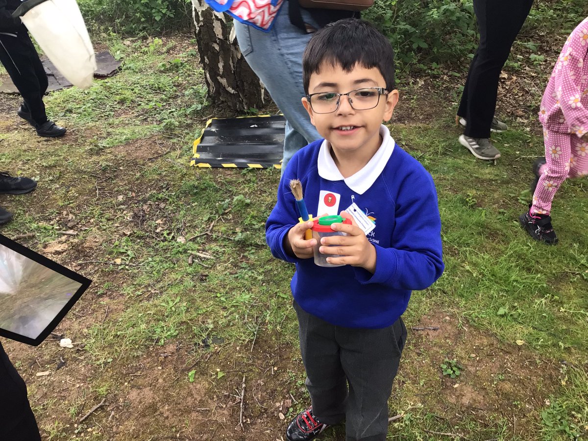 edgewickprimary's tweet photo. RMM had lots of fun hunting for mini beasts at Ryton Pools.
#minibeasthunt #RytonPools https://t.co/nOkGWAteyB
