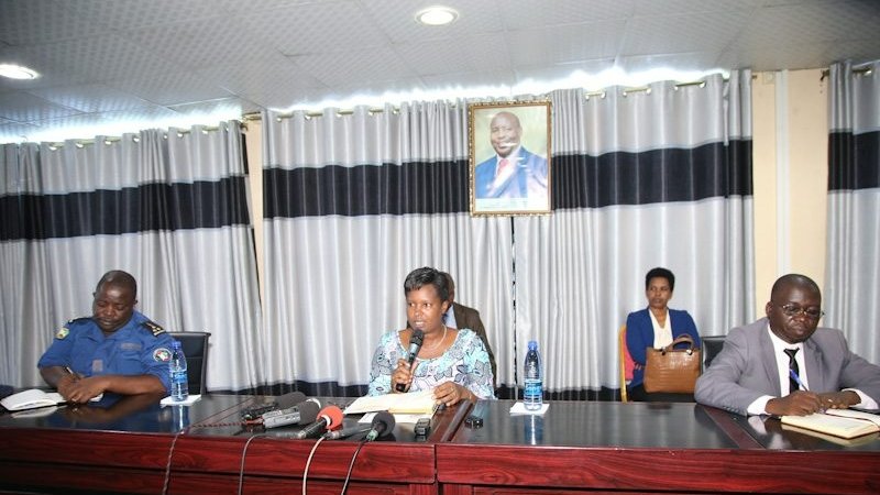 AgasekeTv's tweet photo. #Burundi @AimeeLaurentine yashimiye cane ikigo #PSR ukuntu Kiriko kirashiraho #Logiel izotuma umuporisi ataho ahurira n'amafaranga mu gutorera inyishu imyidogo y'abenegihugu ijanye nuko amahera atozwa mw'ibarabara yoba adashika yose mu kigega leta yose https://t.co/ReYWg85gCn