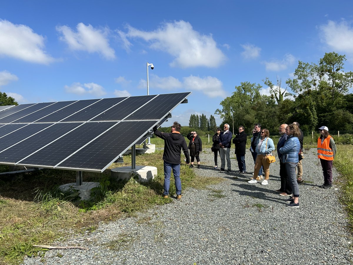 Inauguration de la centrale solaire de Ruca. Un projet porté par IEL Initiatives et Énergies Locales aux côtés de la @SEM_Energies22 de @DinanAgglo et des Costarmoricains grâce à un #financementparticipatif sur un ancien centre d’enfouissement technique propriété de Kerval