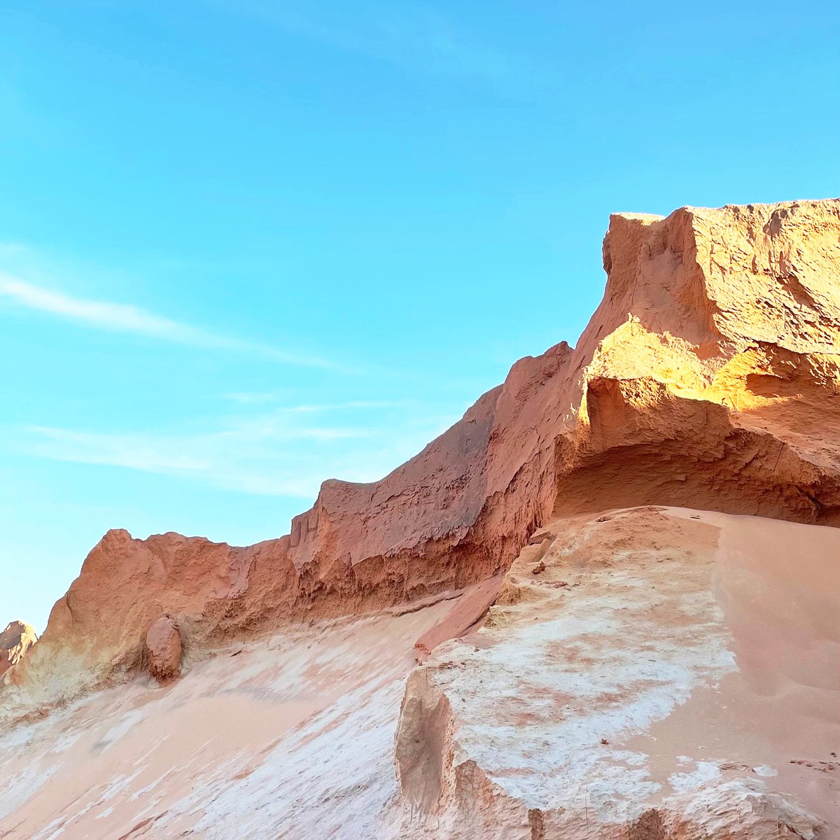 Chag sameach! On this Shavuot, we invite you and the teens in your life to read and discuss an iconic Jewish feminist poem by Merle Feld which expresses the hope that when we all come together to rejoice in our heritage, we can move our tradition forward. movingtraditions.org/shavuot-text-s…
