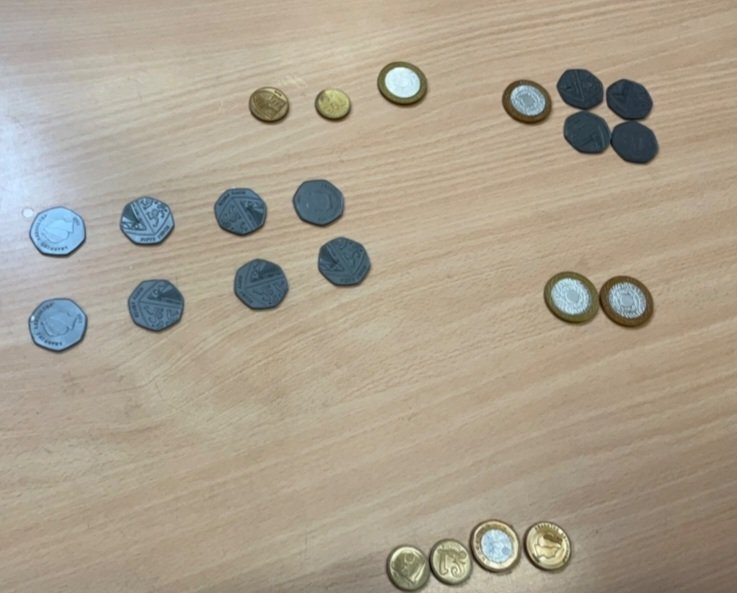 gates_owls's tweet image. In maths we had the challenge to work out different ways which people can pay for our #TheGatesEnterpriseDay puppets. We investigated different ways to make £4. #TheGatesMaths #reallifeproblems