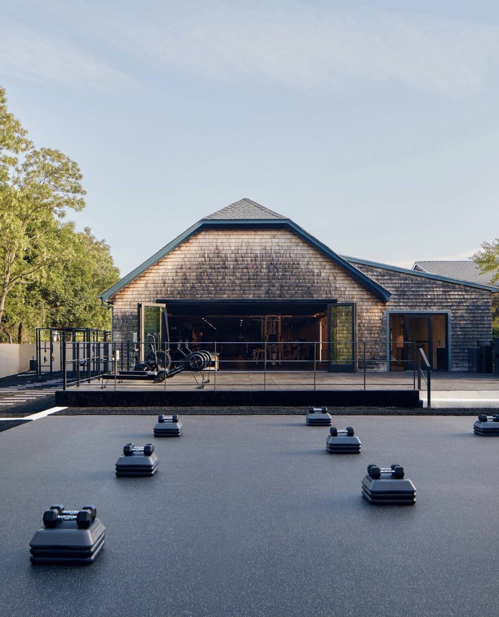 Real Estate Showcase tweet media