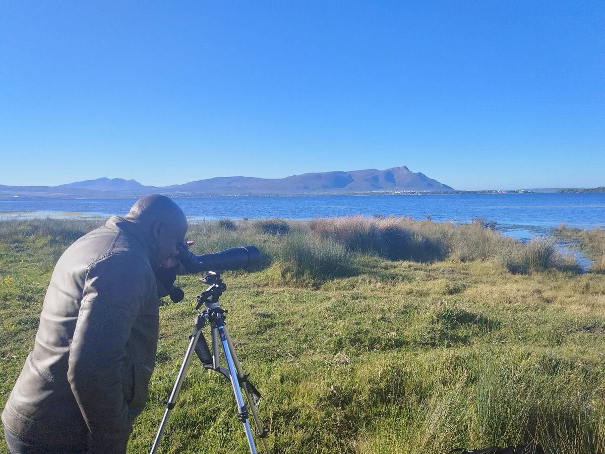 DubeTimoth's tweet photo. #BioScape Project - Aquatic group discussion on flight path, spatial resolution (4.8m),  instrumentation and products development https://t.co/mRiwg41iMq