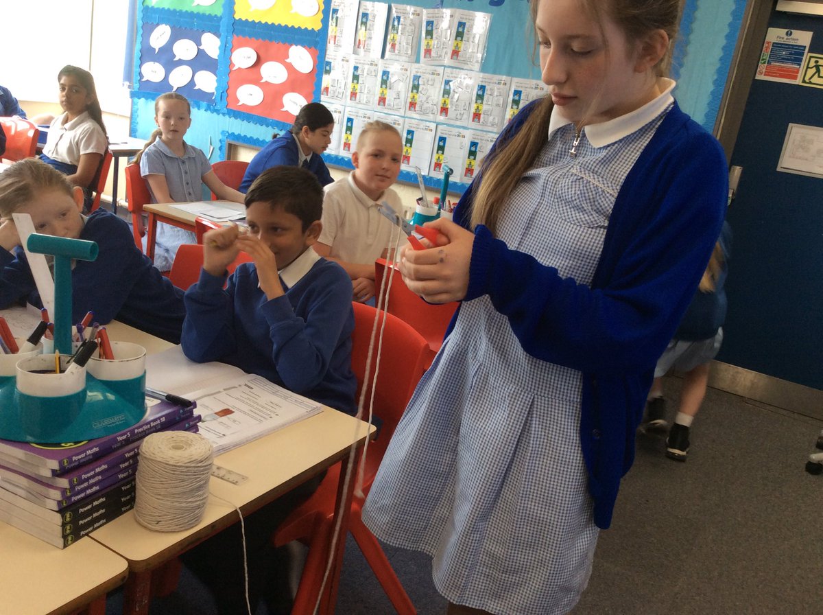 GSPSIndia's tweet photo. @GSPSIndia have been exploring pulleys and their amazing impact on our every day life. We even had the opportunity to build a working pulley! @GwladysStPrim #GSPSSCIENCE https://t.co/vxpxrj7Zxf